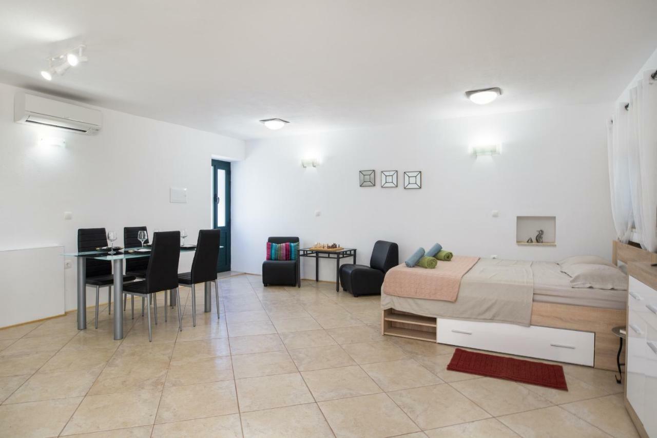Ana Apartments Блаце Екстер'єр фото