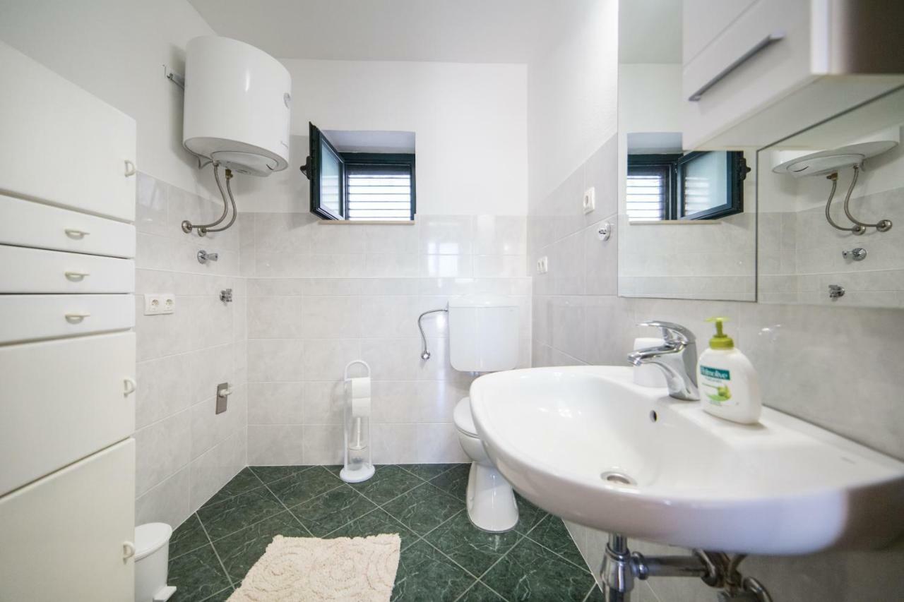Ana Apartments Блаце Екстер'єр фото